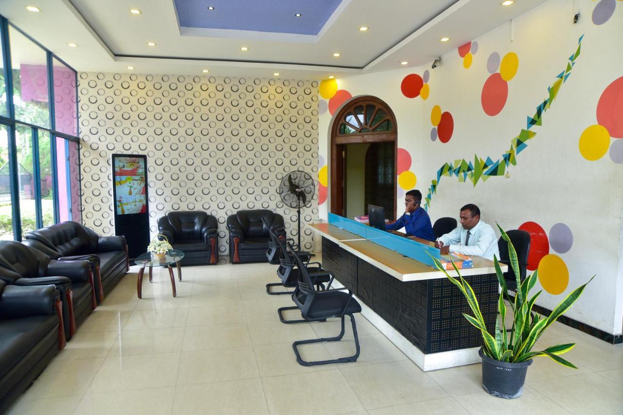 Hotel Blue Sky Kurunegala Exterior photo